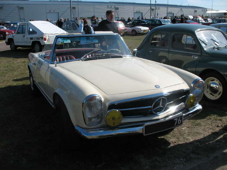 Mercedes230SLav