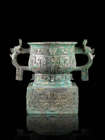 An_important_and_rare_archaic_bronze_ritual_offering_vessel__fangzuo_gui1