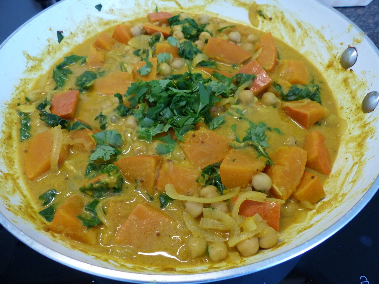 Curry de courge – Epinards, pois chiche, riz blanc et coriandre