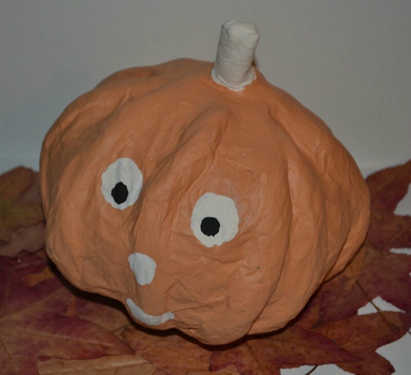 Citrouille en papier mâché ..