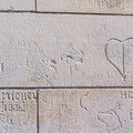 Ancien hôpital, graffiti sur la chapelle