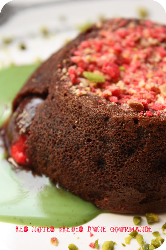 Moelleux Au Chocolat A La Praline Rose Au Coeur Coulant De Creme Brulee A La Pistache Les Notes Bleues D Une Gourmande Moelleux Au Chocolat A La Praline Rose Au Coeur Coulant De Creme Brulee A La Pistache Les Notes Bleues D Une Gourmande