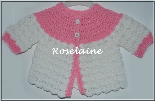 Une Brassiere Rose Et Blanche Au Crochet Je Tricote Tu Crochetes