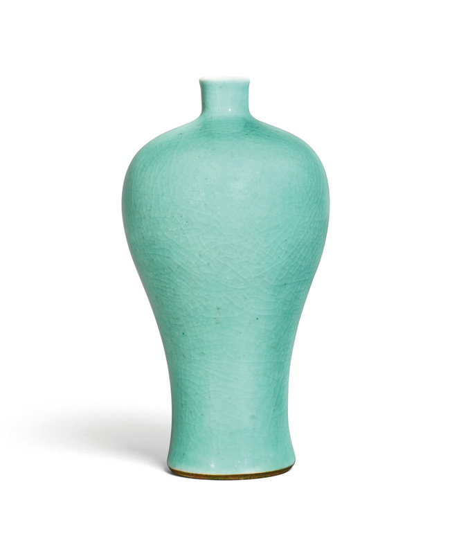 2021_HGK_19677_2995_000(a_small_green-glazed_vase_meiping_kangxi_period082031)
