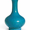 A turquoise-glazed bottle vase, 18th-19th century