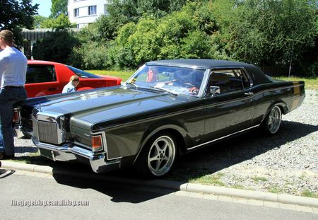 Lincoln continental Mark III de 1971 (RegioMotoClassica 2011) 01