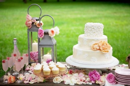 Peach_Pink_Dessert_Table_600x400