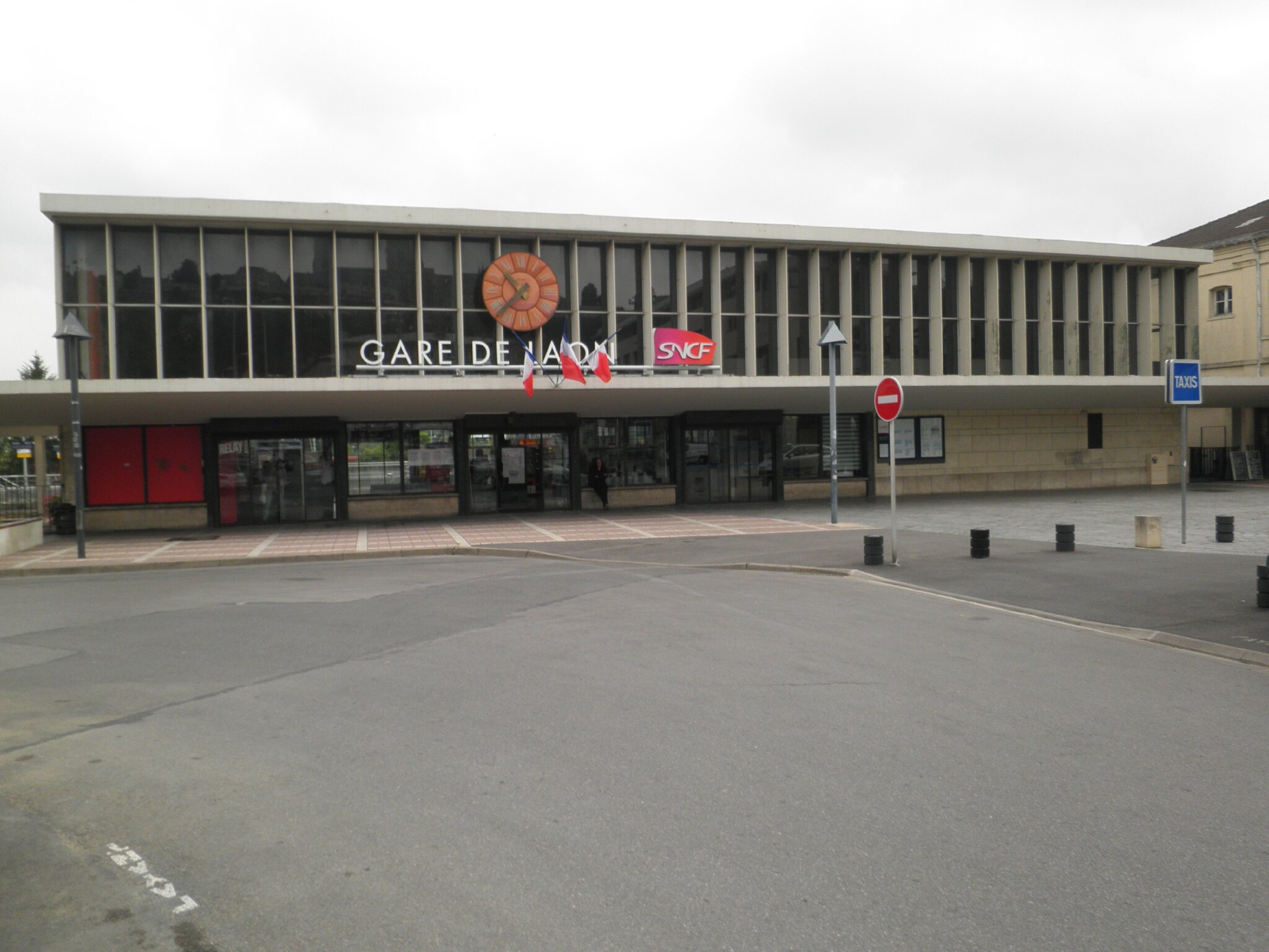 Voyage en Picardie gare de Laon gares et trains