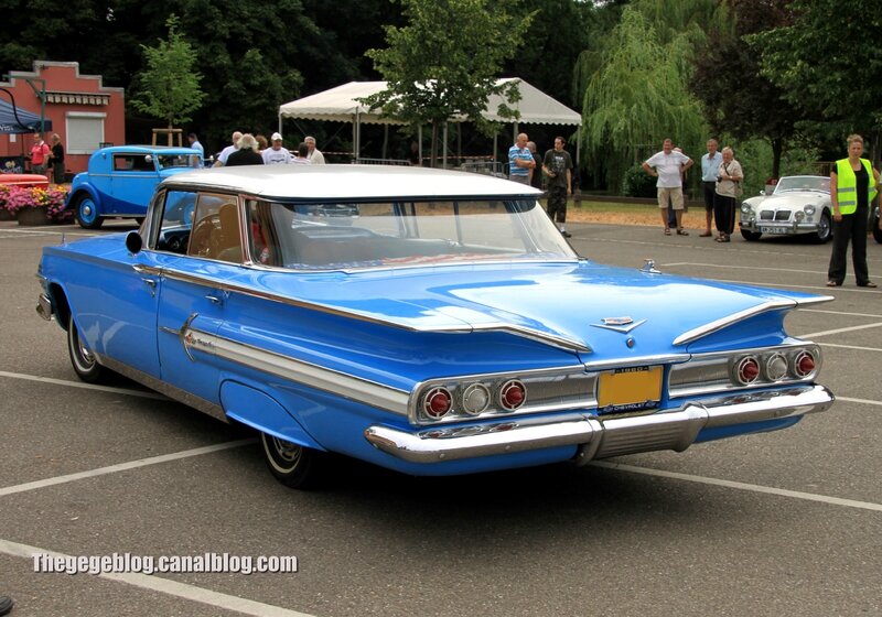 Chevrolet impala sport sedan de 1960 (Retrorencard aout 2013) 02